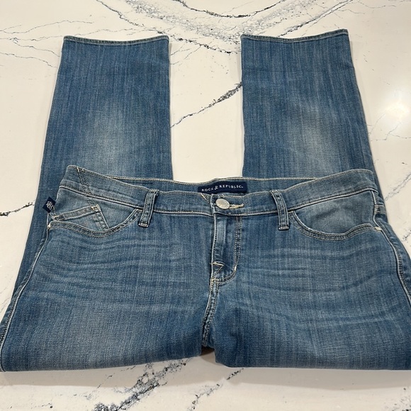 Rock & Republic Kendall Straight Distressed Stretch w/ no Holes sz.14 - Picture 7 of 10